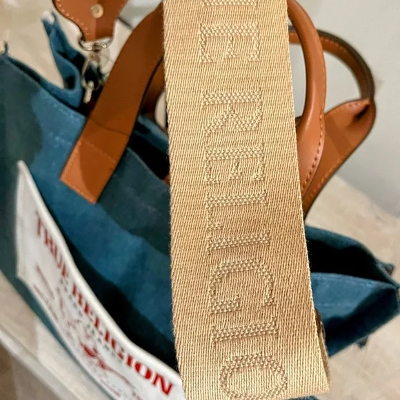 🎁 2 LEFT 🎁 True Religion Blue Denim and Brown Leather Strap Xbody Bag - Picture 2 of 6